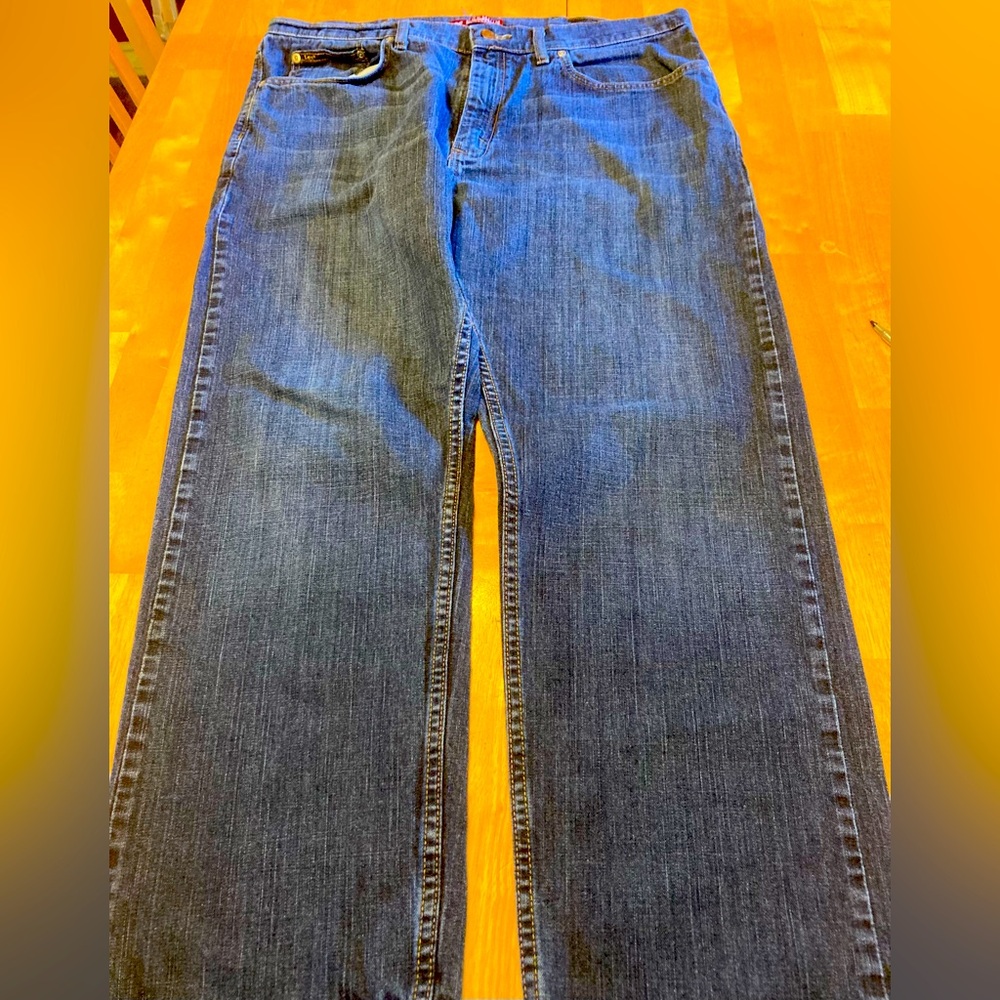 Lee straight leg jeans men 38x29.